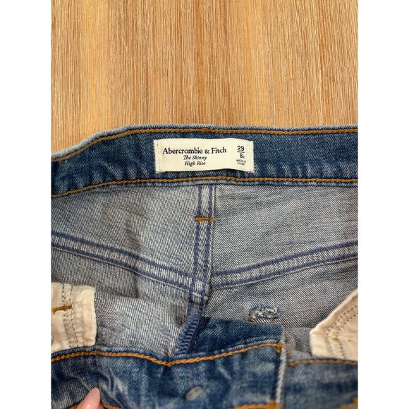 Abercrombie & Fitch High Rise "The Skinny" Jean - Size 29 - Picture 2 of 5